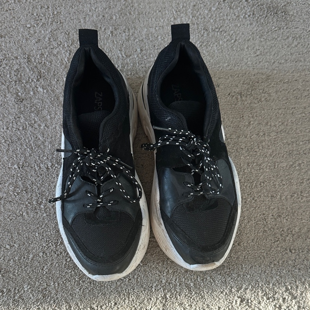 Platform sneakers